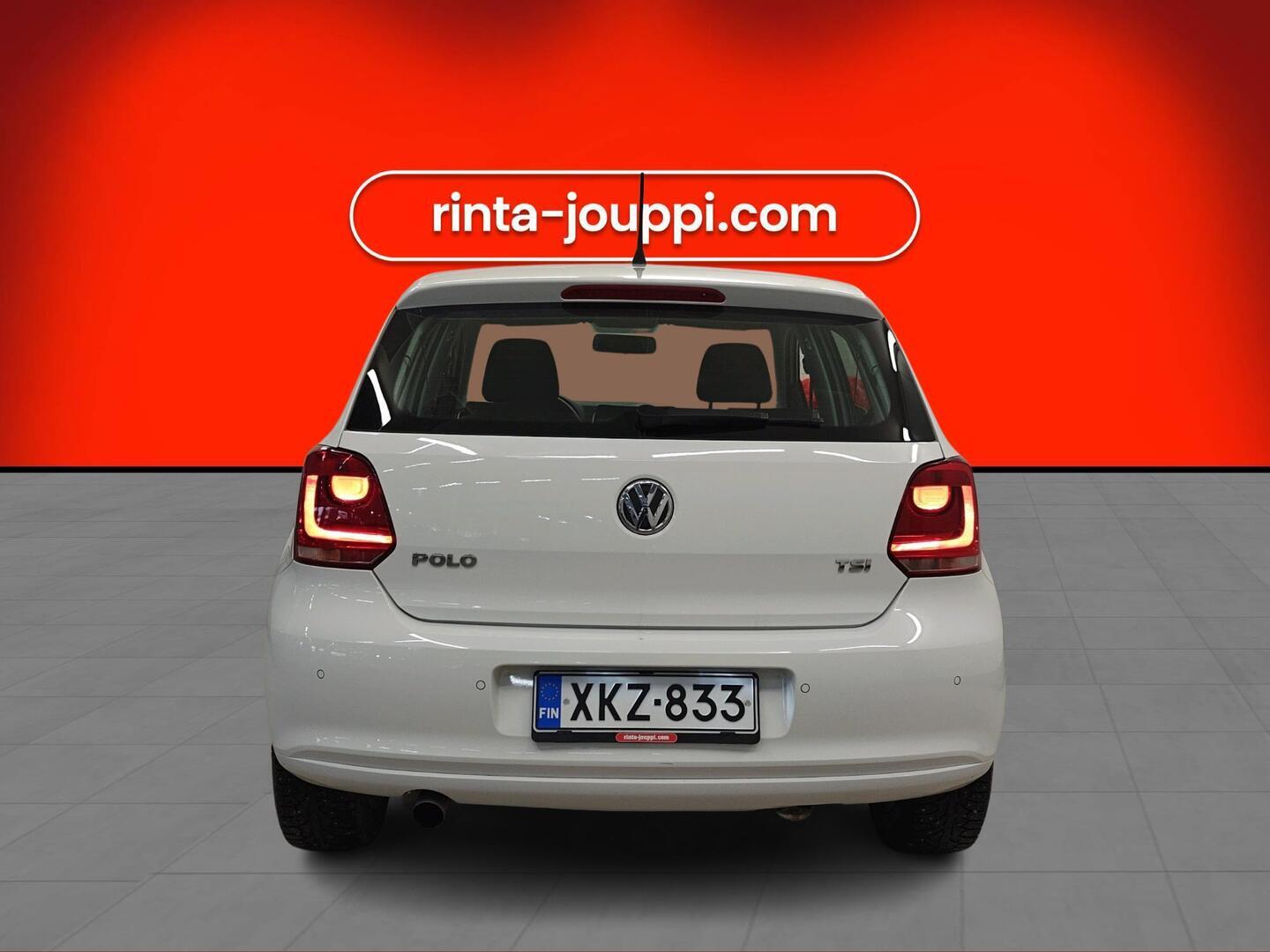 VOLKSWAGEN Polo 2012