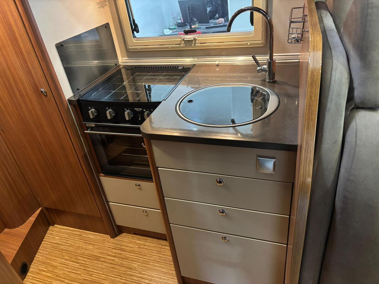 ADRIA Coral S 670 SL 2011