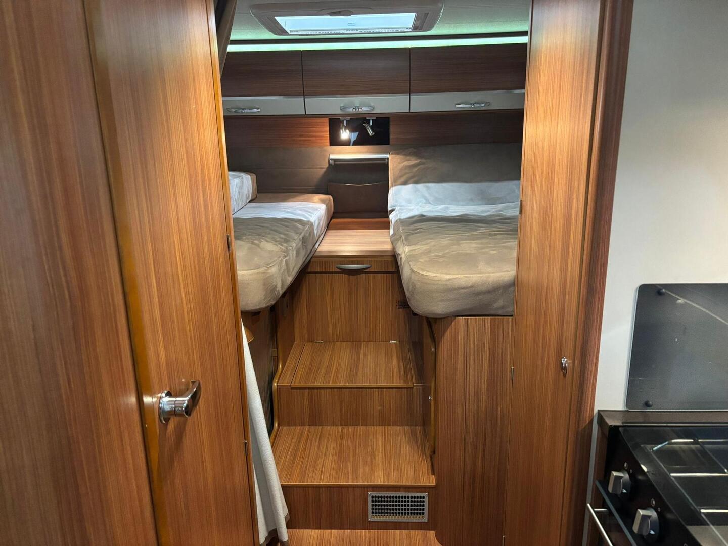 ADRIA Coral S 670 SL 2011