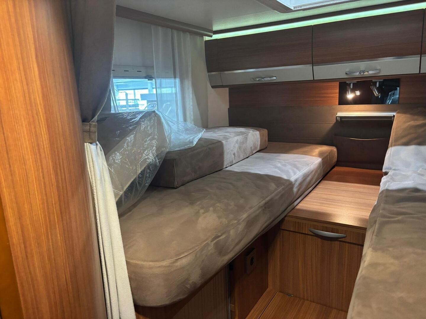 ADRIA Coral S 670 SL 2011
