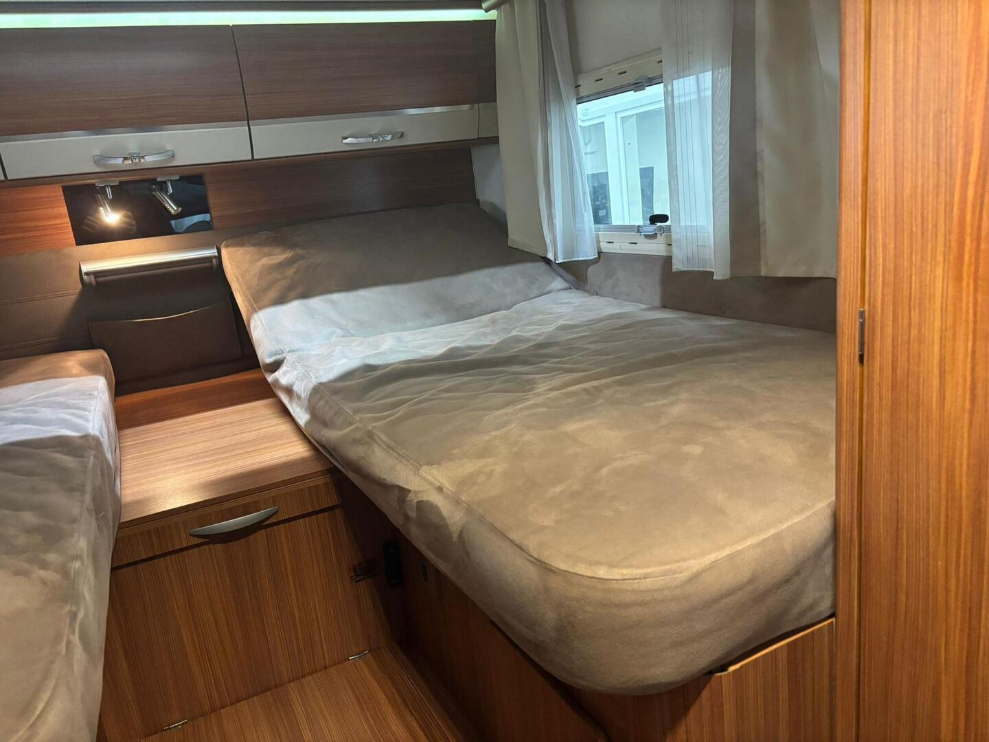 ADRIA Coral S 670 SL 2011