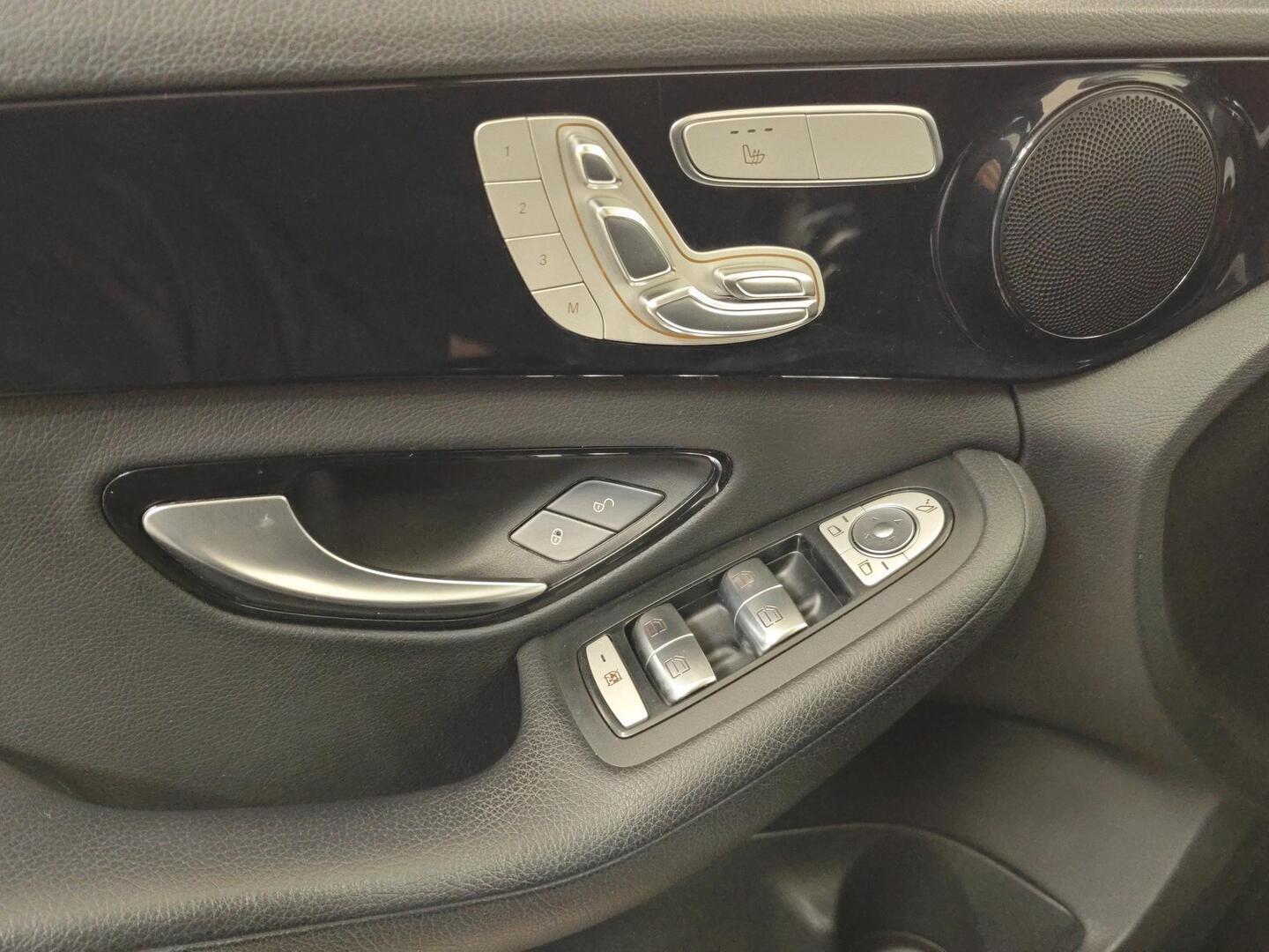 MERCEDES-BENZ C 2015