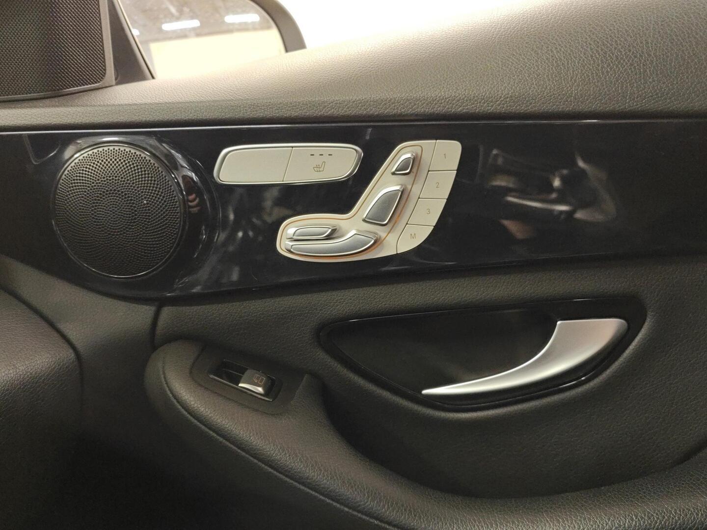 MERCEDES-BENZ C 2015