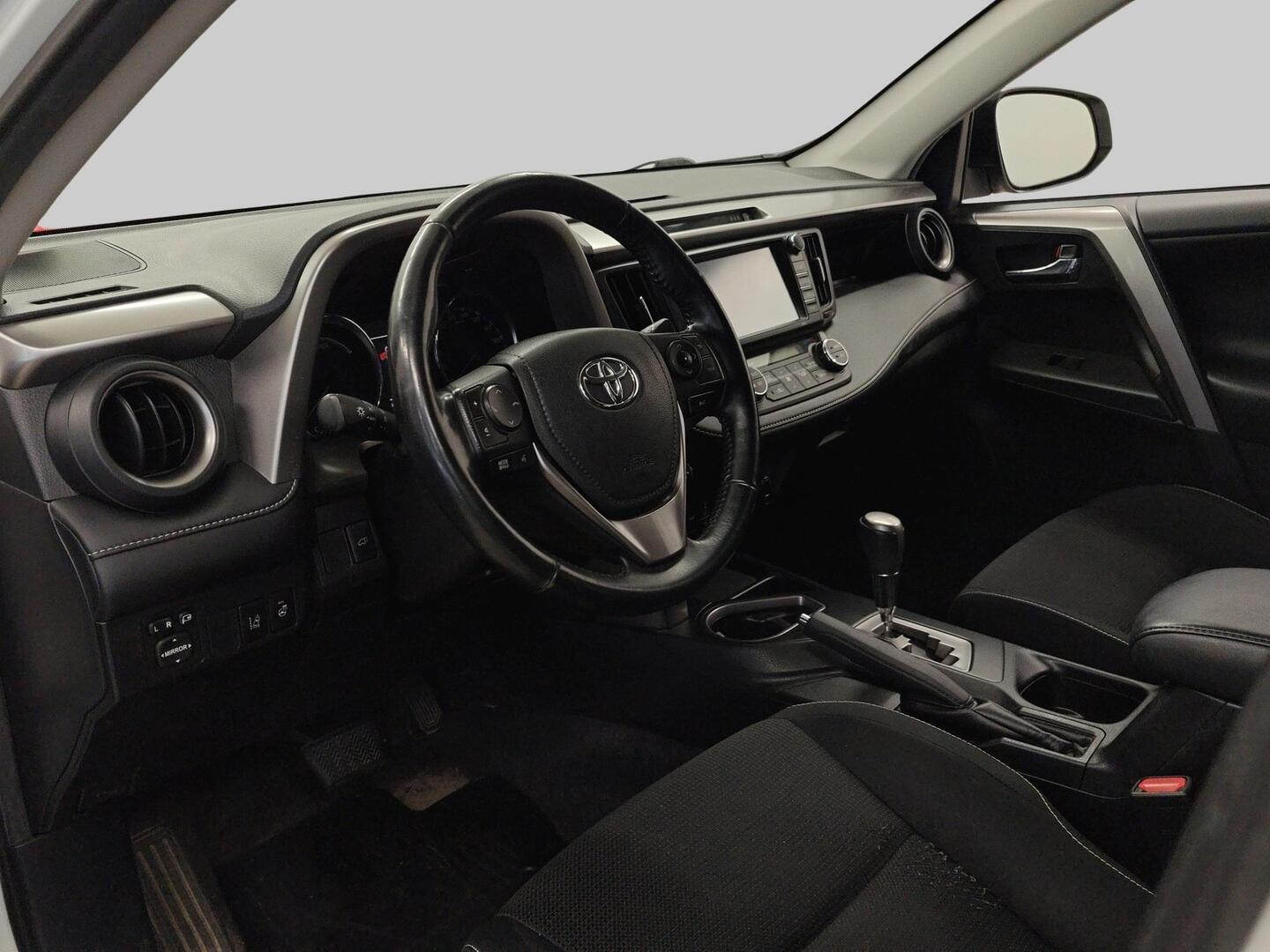 TOYOTA RAV4 2017