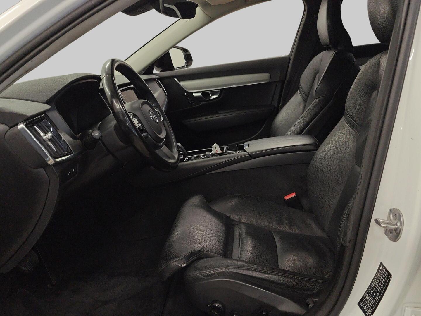 VOLVO S90 2023