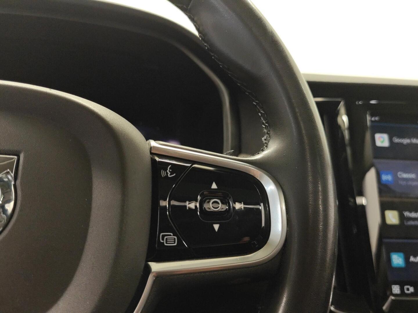 VOLVO S90 2023