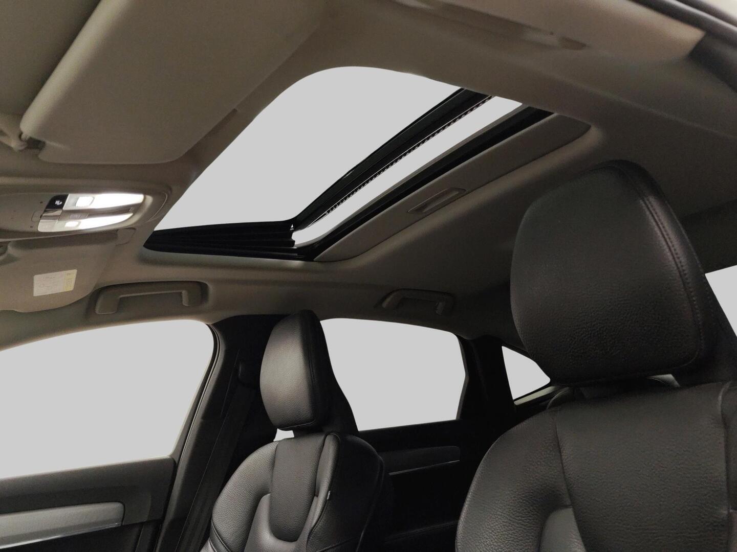 VOLVO S90 2023