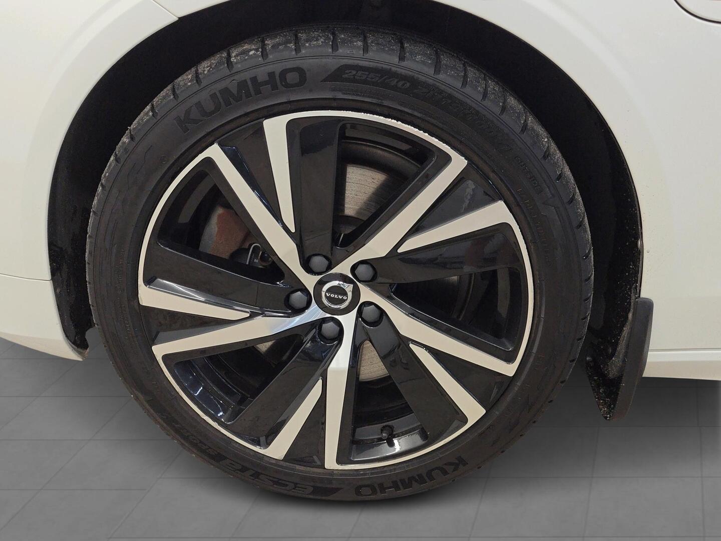 VOLVO S90 2023