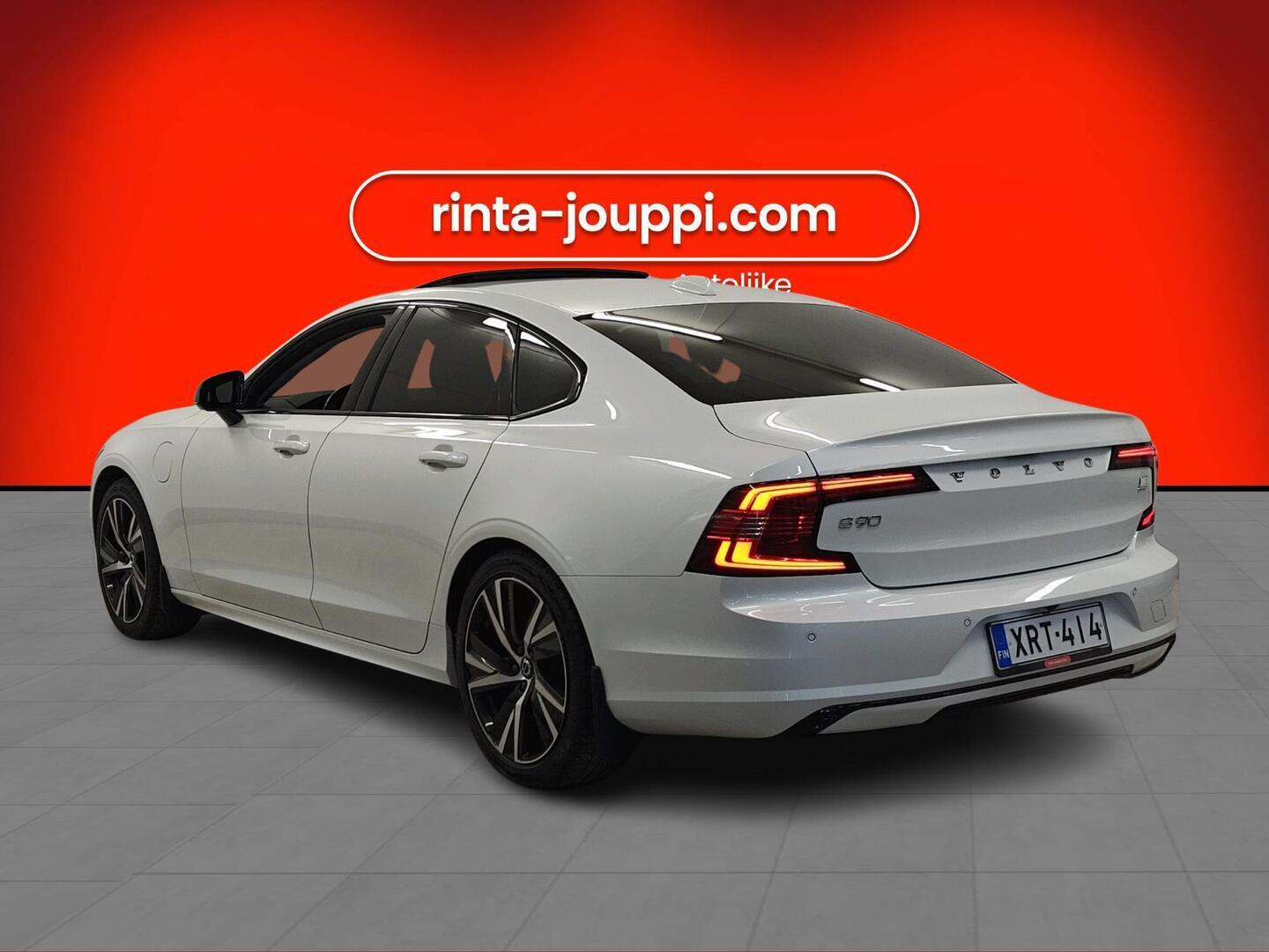 VOLVO S90 2023