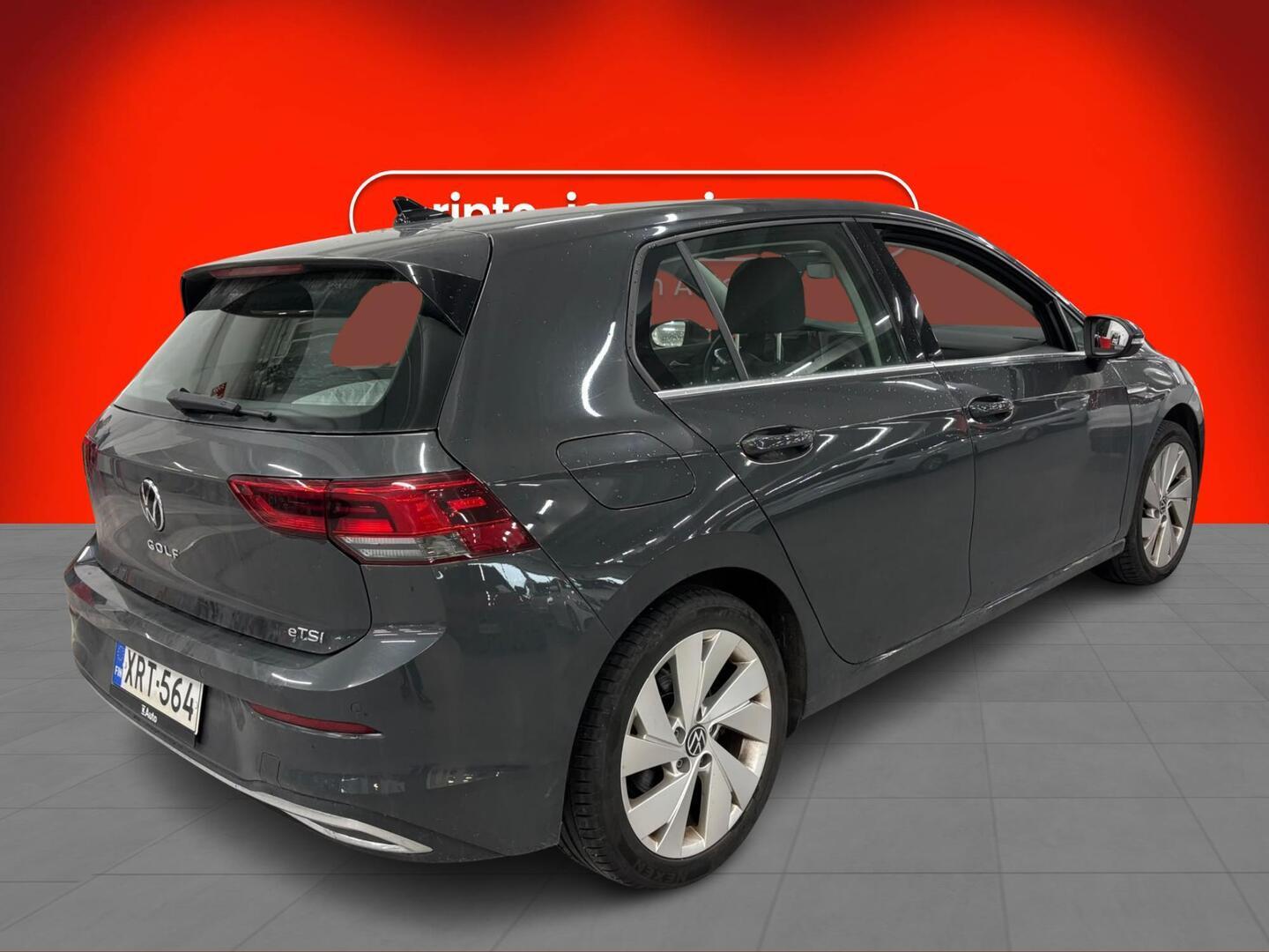 VOLKSWAGEN Golf 2023