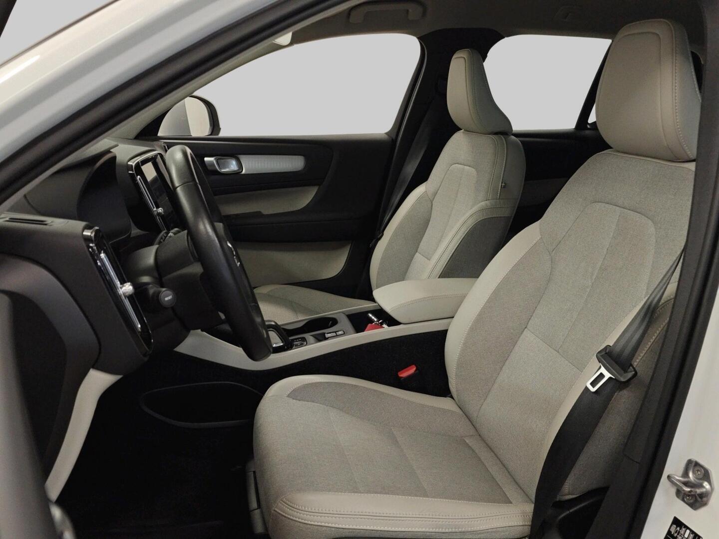 VOLVO XC40 2020