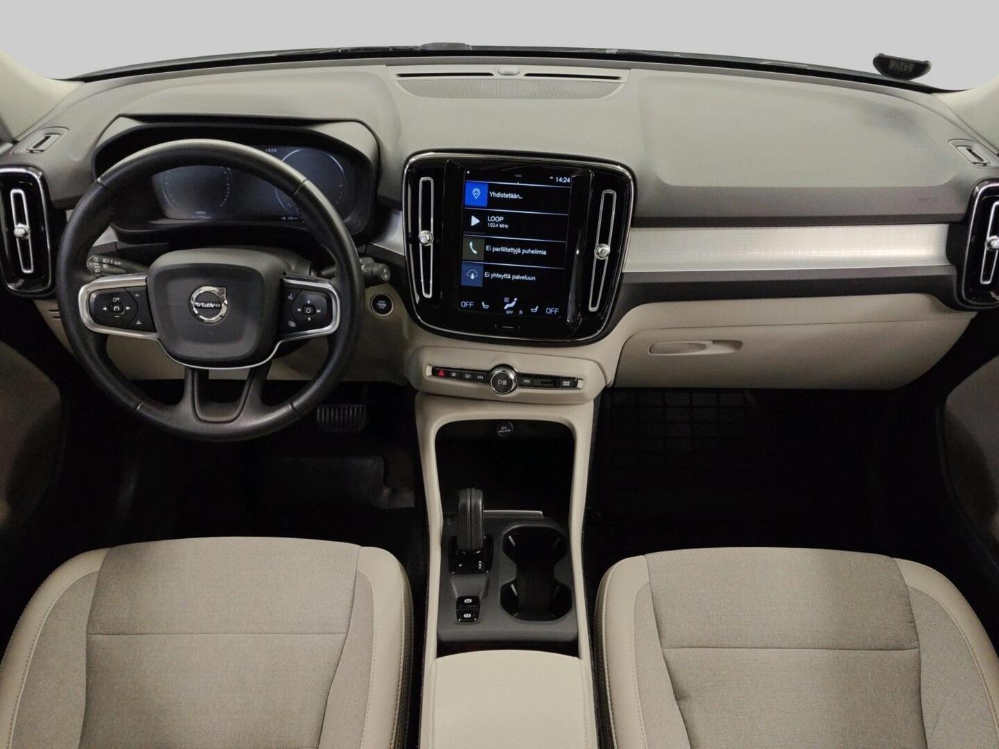 VOLVO XC40 2020