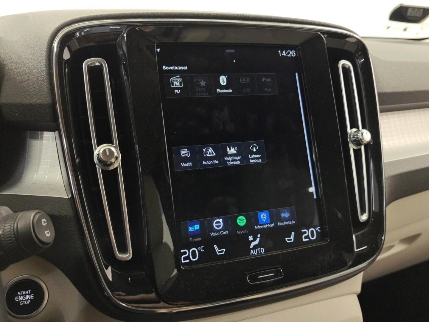 VOLVO XC40 2020