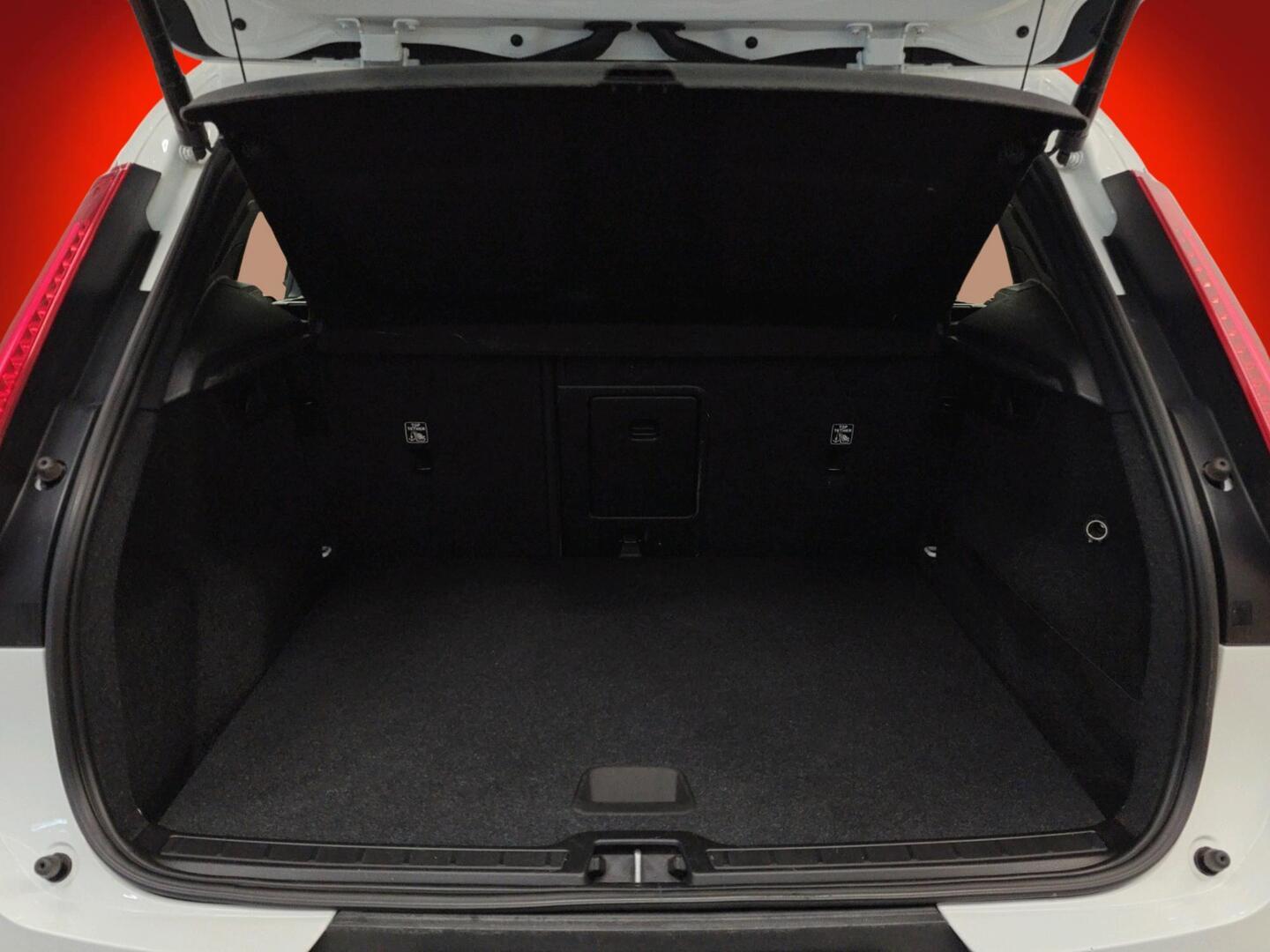 VOLVO XC40 2020