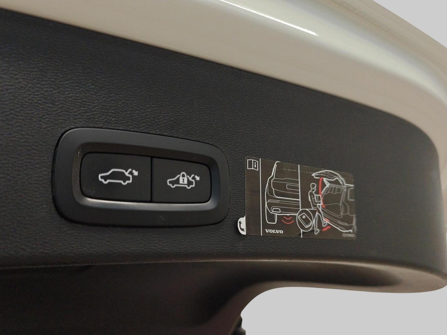 VOLVO XC40 2020