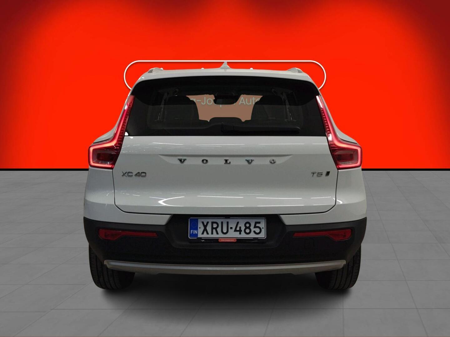 VOLVO XC40 2020