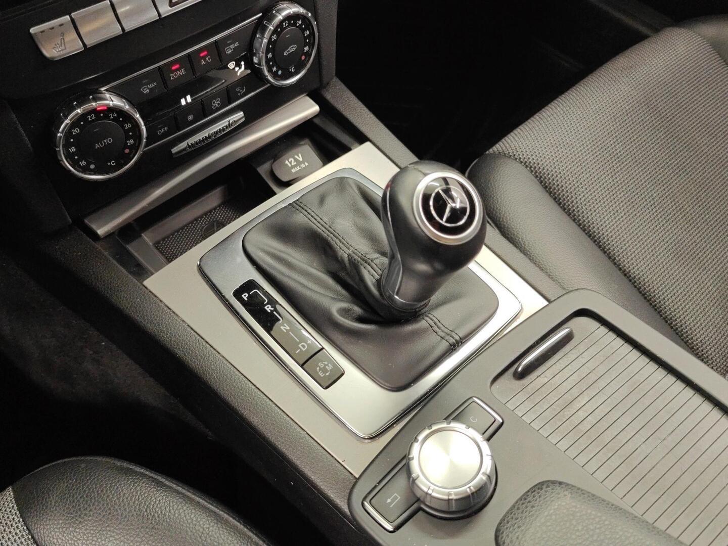 MERCEDES-BENZ C 2012
