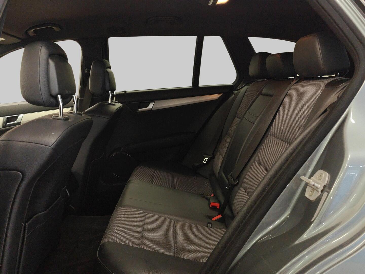 MERCEDES-BENZ C 2012