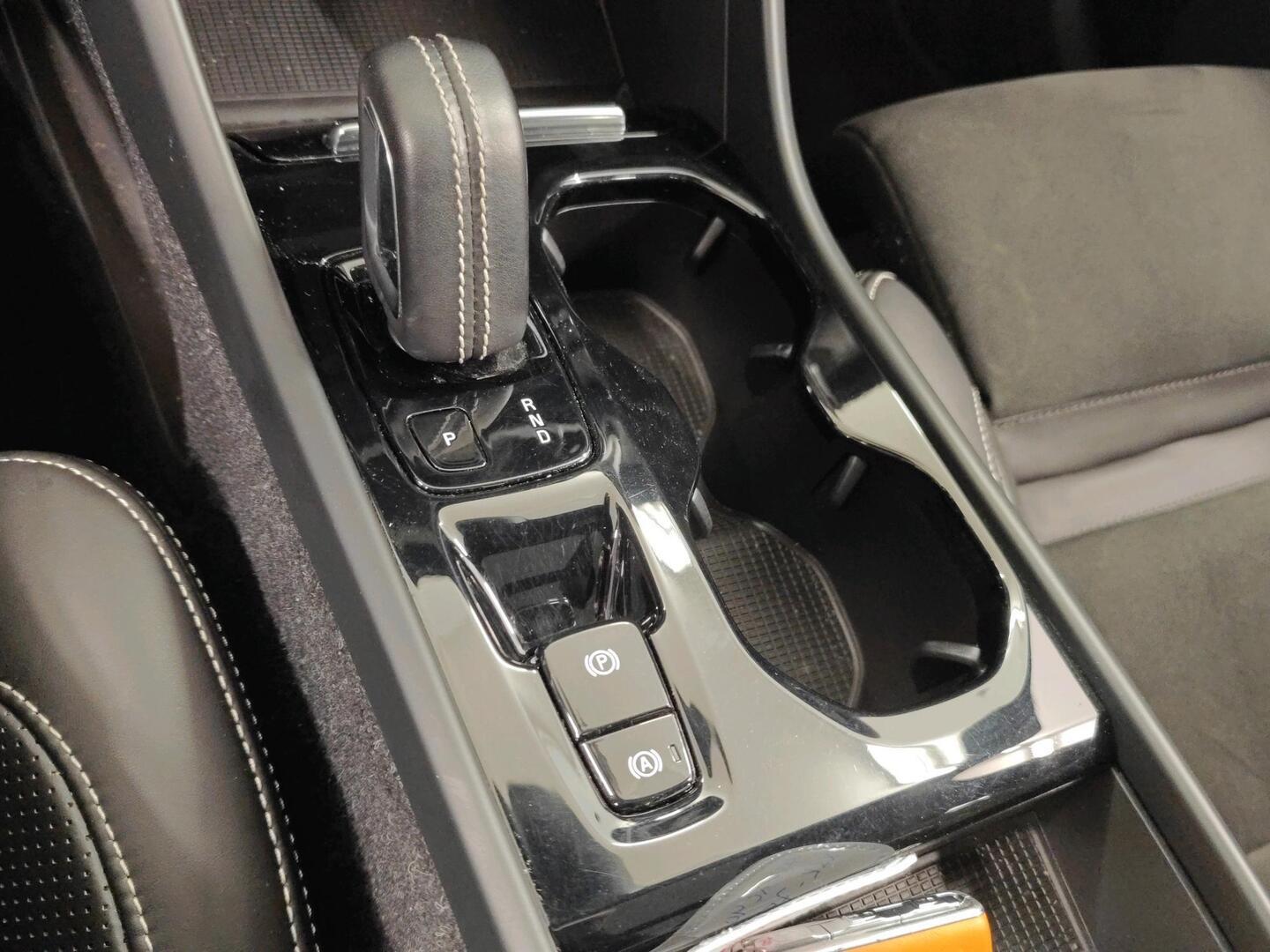VOLVO XC40 2021