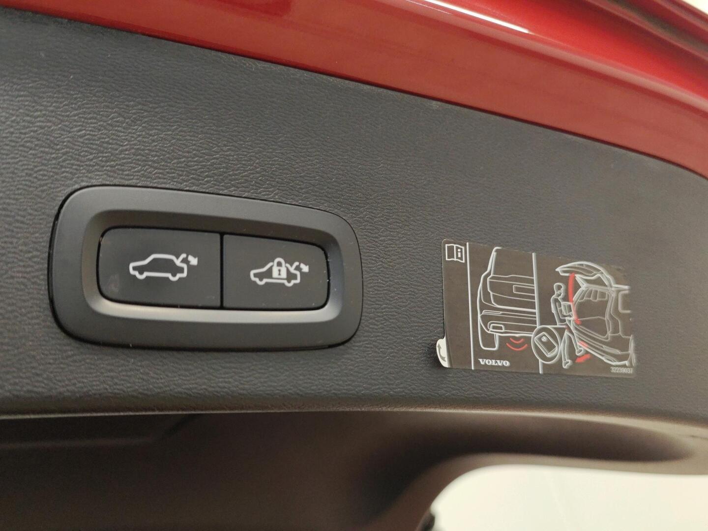 VOLVO XC40 2021