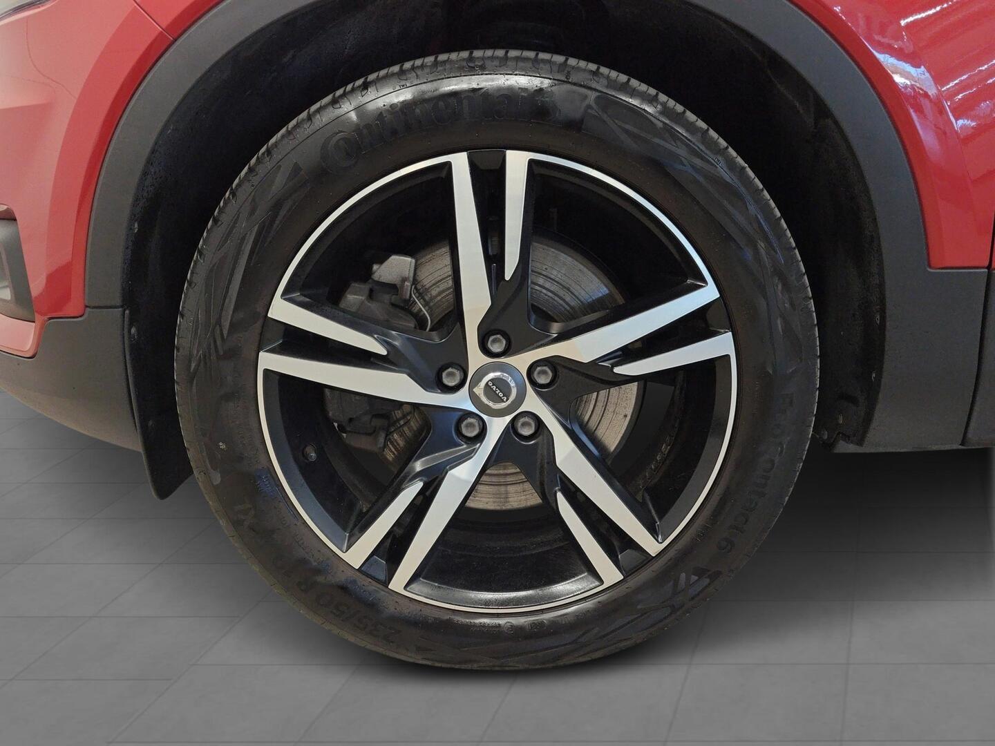 VOLVO XC40 2021