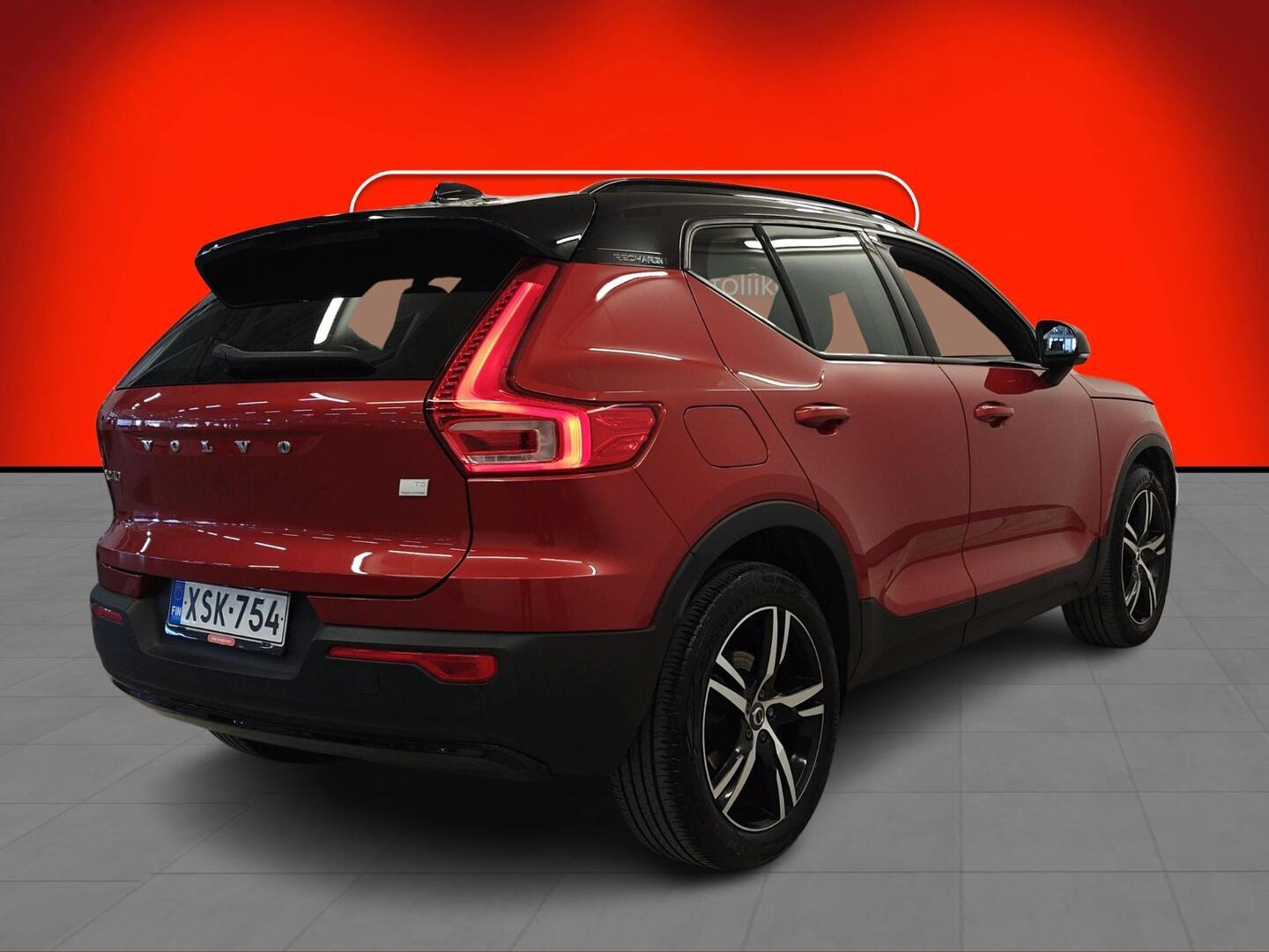 VOLVO XC40 2021