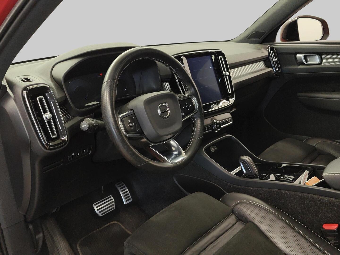 VOLVO XC40 2021