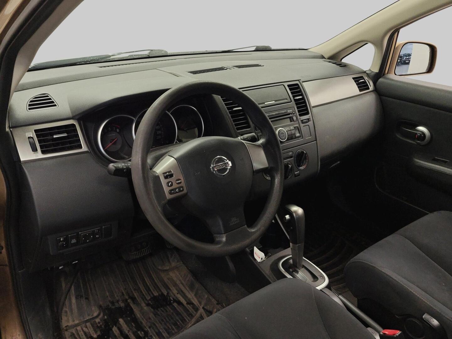 NISSAN Tiida 2008