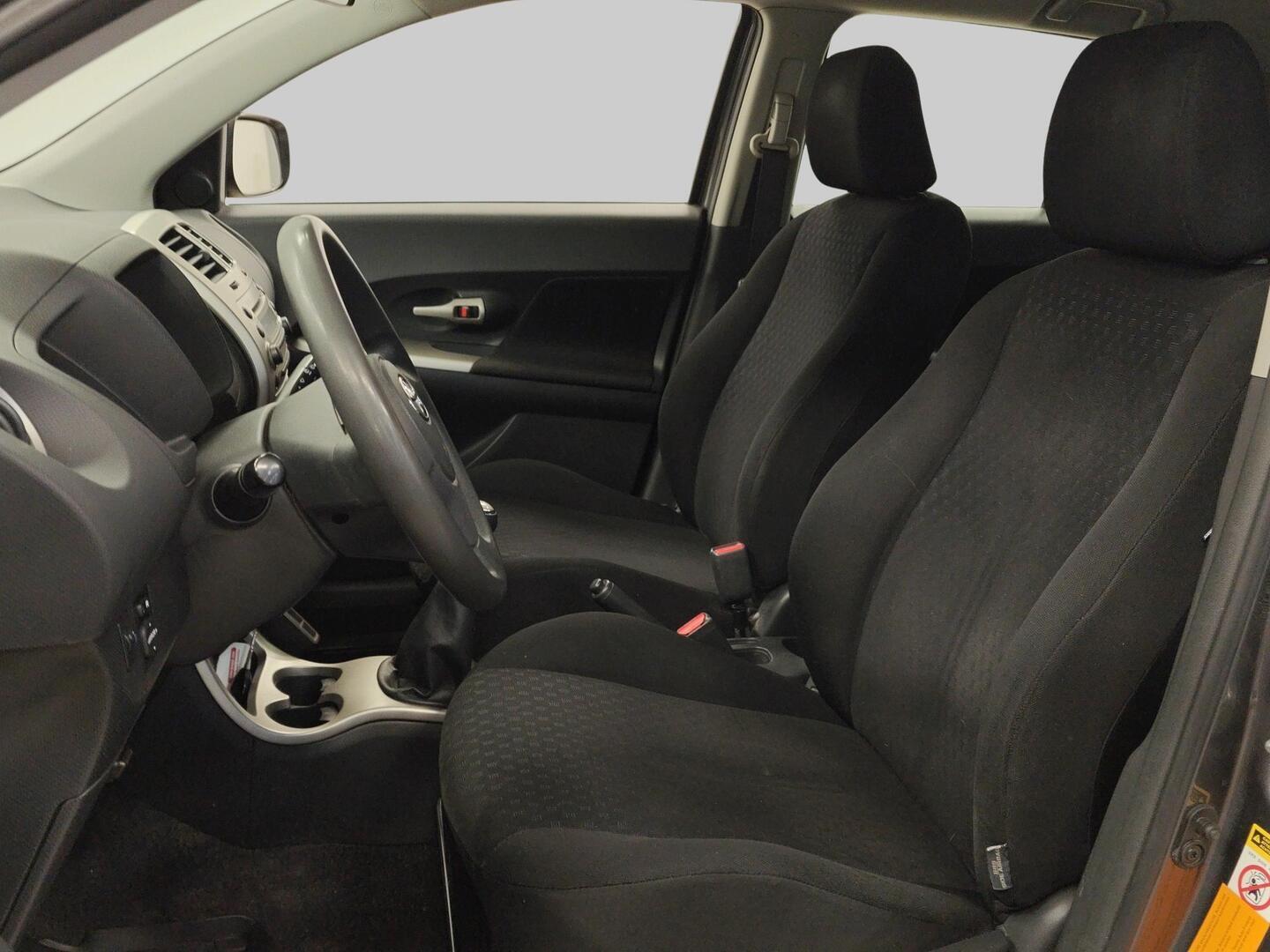 TOYOTA Urban Cruiser 2010