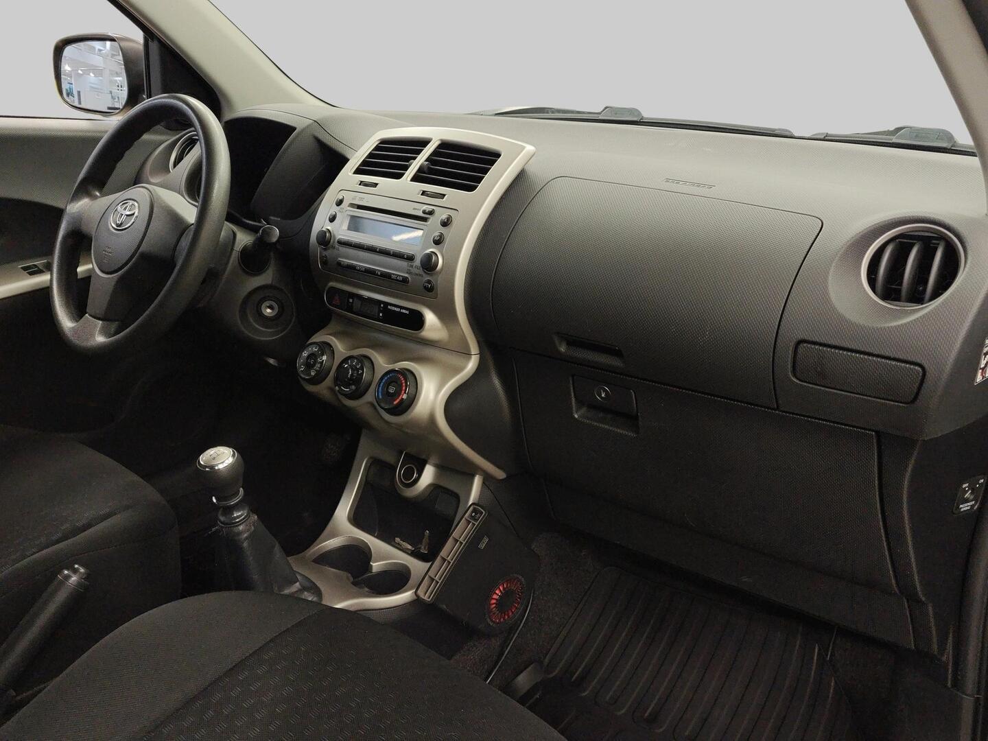 TOYOTA Urban Cruiser 2010