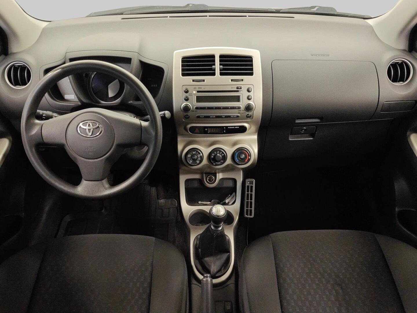 TOYOTA Urban Cruiser 2010