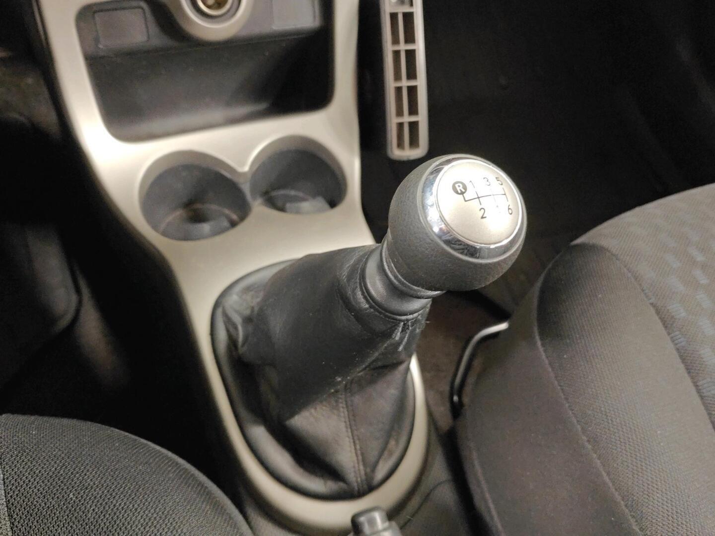 TOYOTA Urban Cruiser 2010