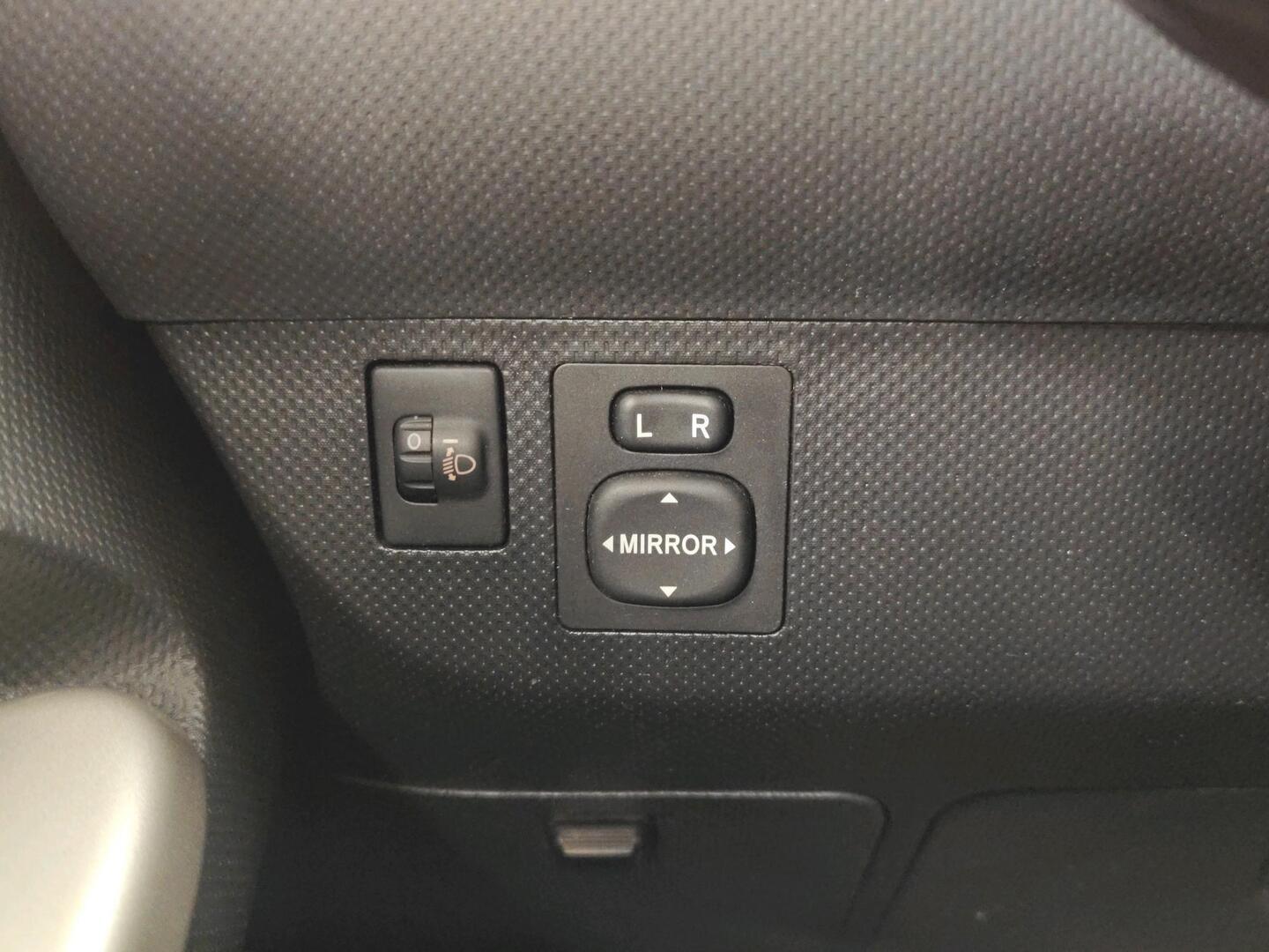 TOYOTA Urban Cruiser 2010