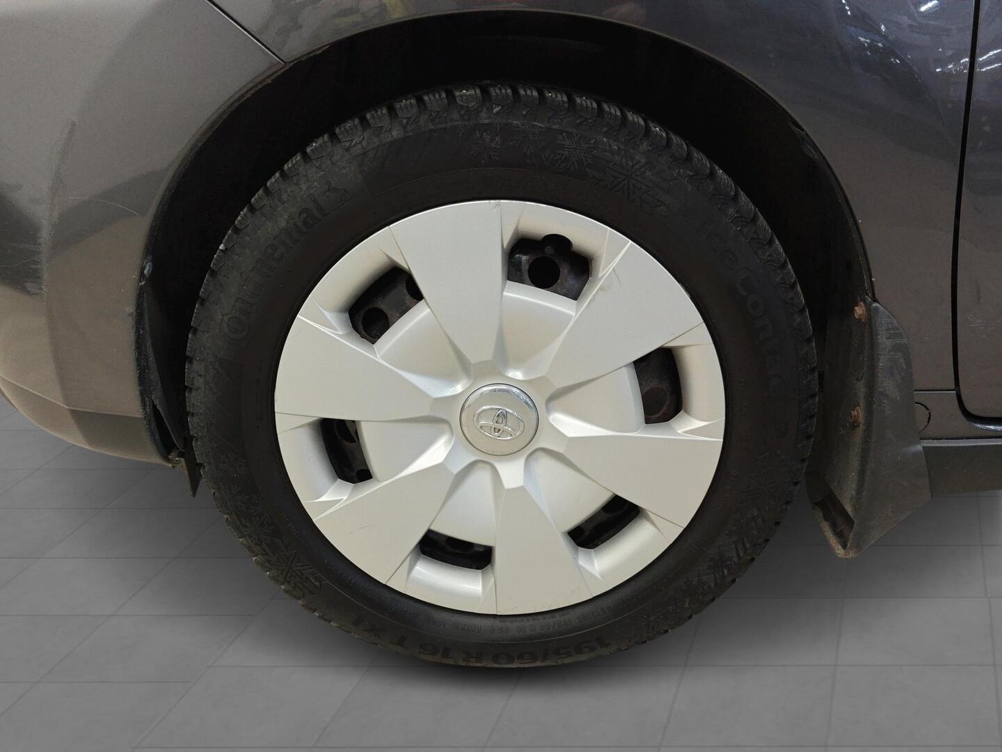 TOYOTA Urban Cruiser 2010