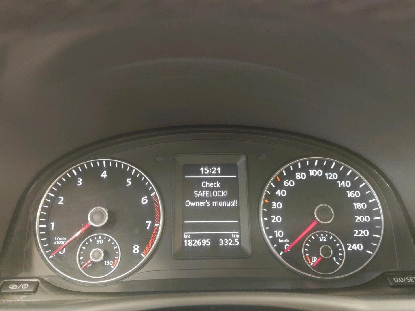 VOLKSWAGEN Touran 2013