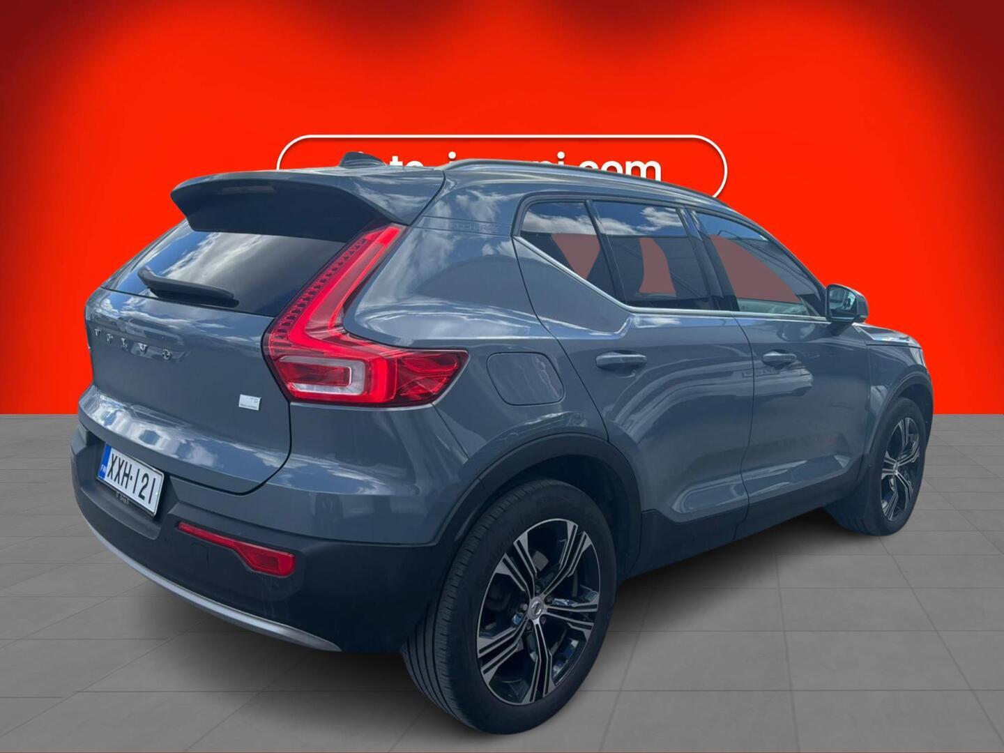 VOLVO XC40 2021