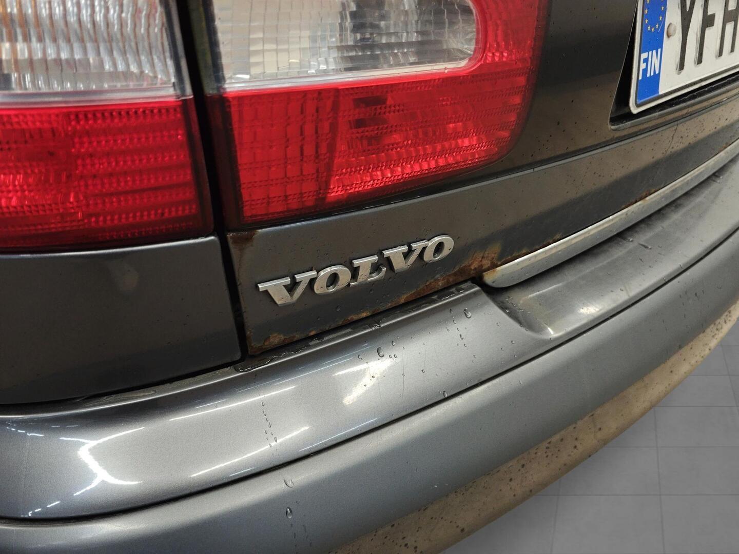 VOLVO V40 2004