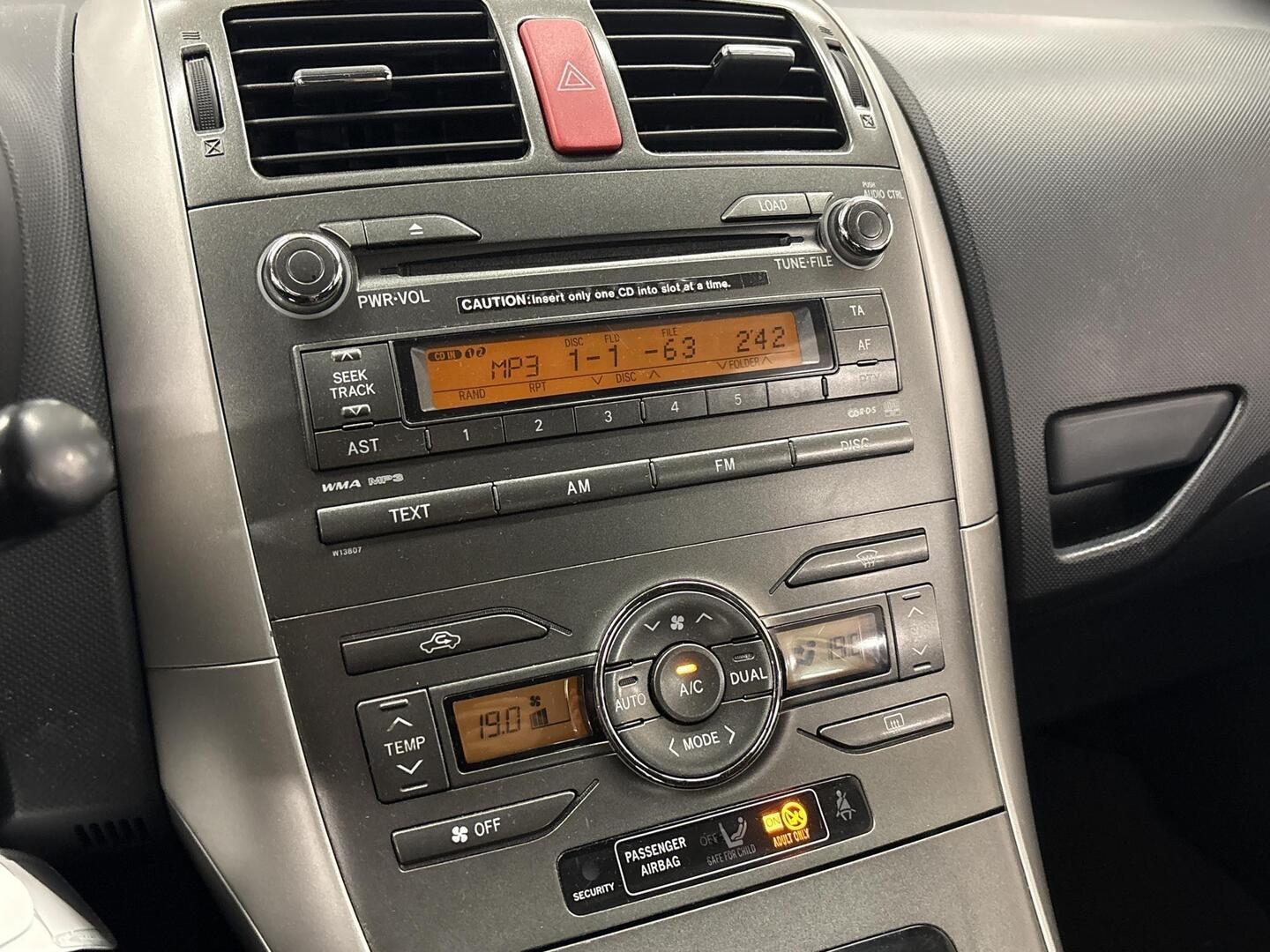 TOYOTA Auris 2008