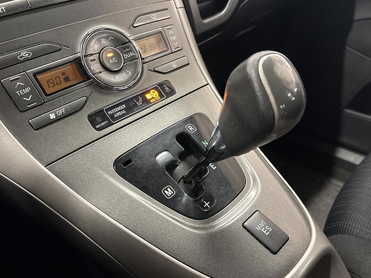 TOYOTA Auris 2008