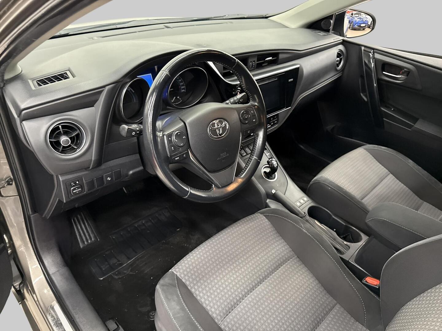 TOYOTA Auris 2018