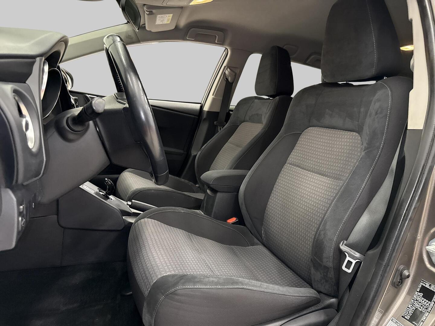 TOYOTA Auris 2018