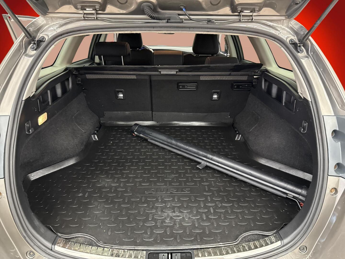 TOYOTA Auris 2018