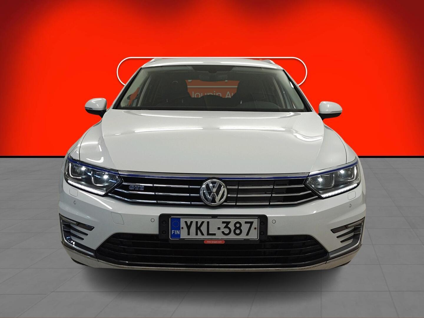 VOLKSWAGEN Passat 2018