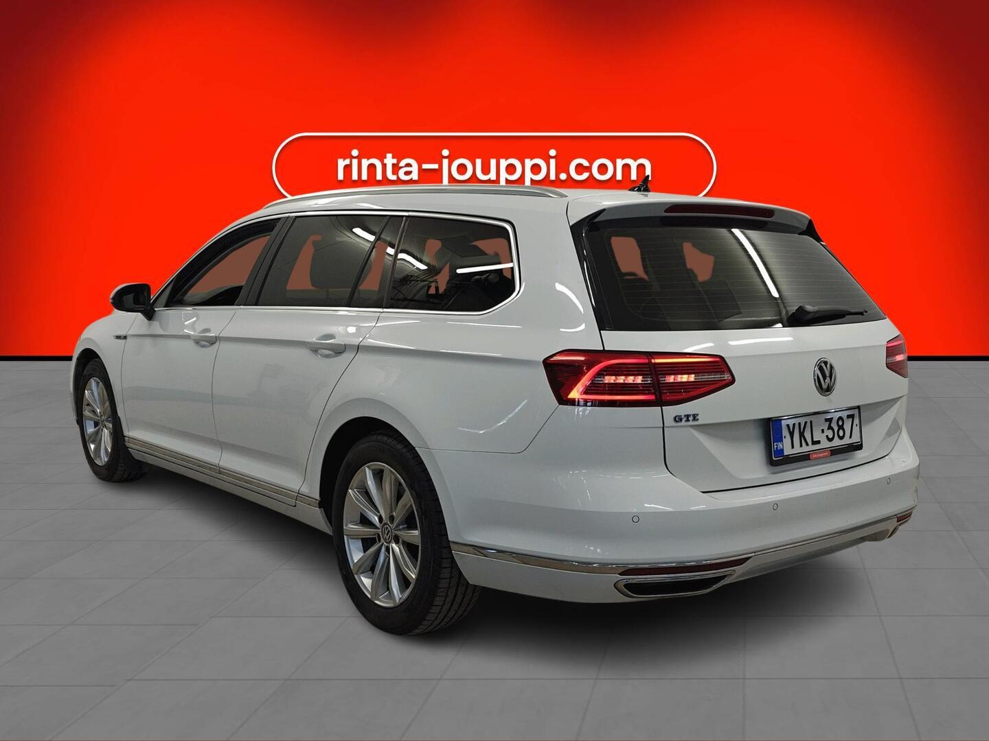 VOLKSWAGEN Passat 2018