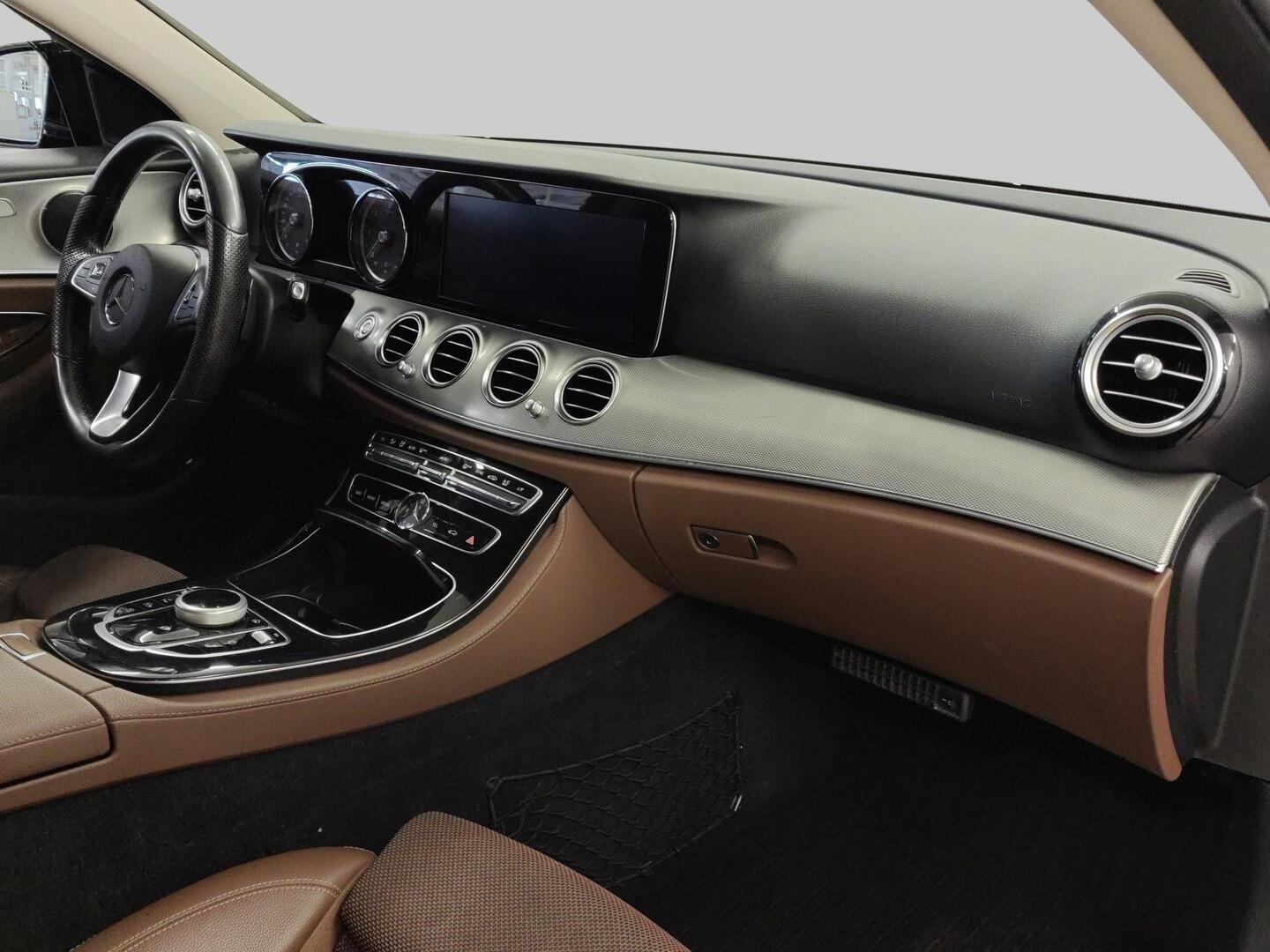 MERCEDES-BENZ E 2017