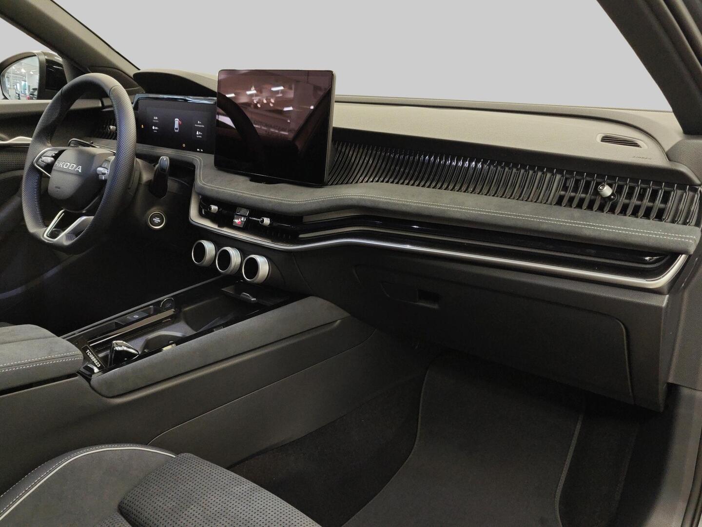 SKODA Superb 2026