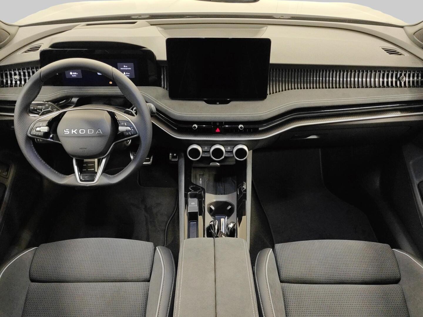 SKODA Superb 2026