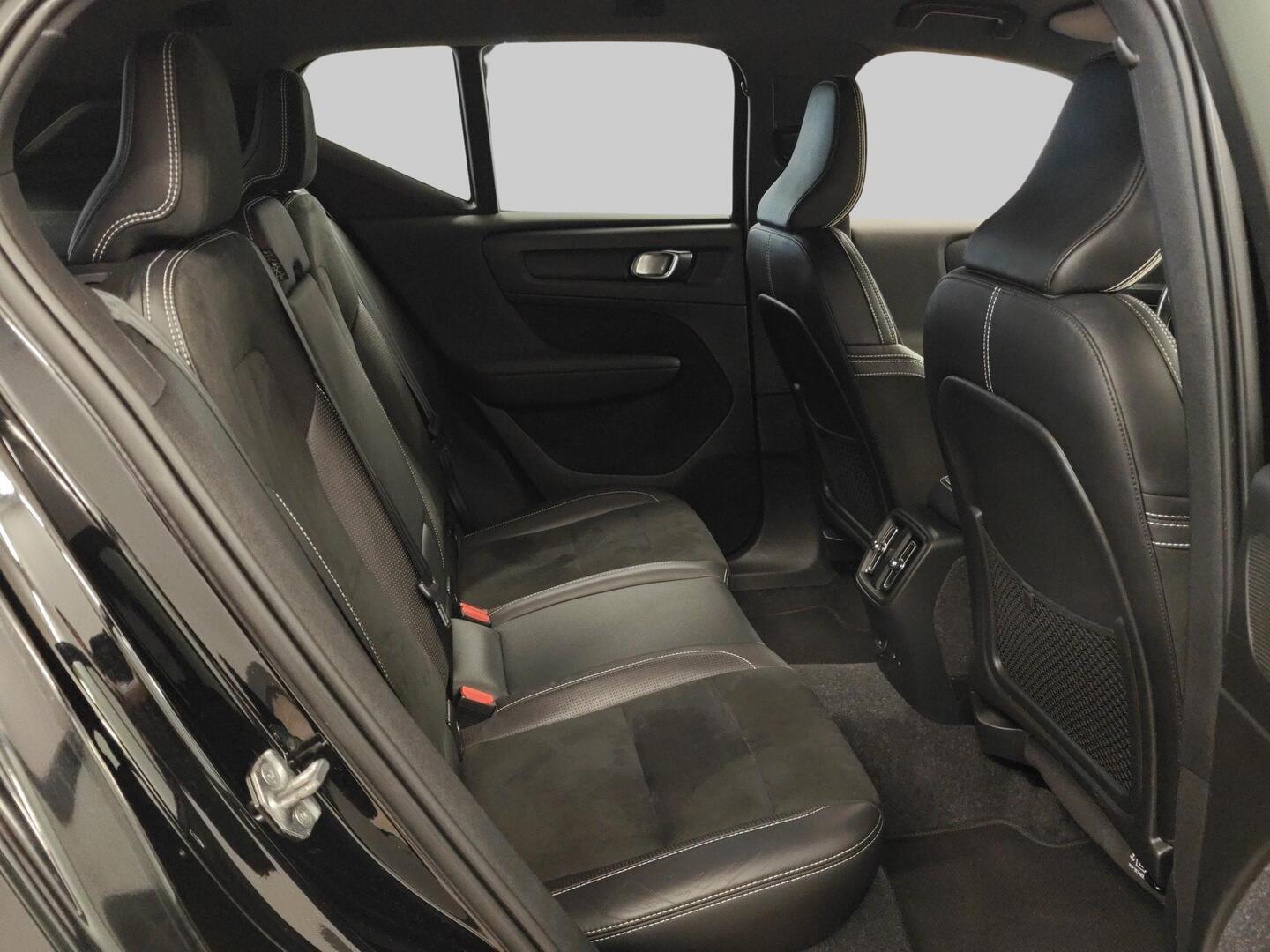 VOLVO XC40 2021