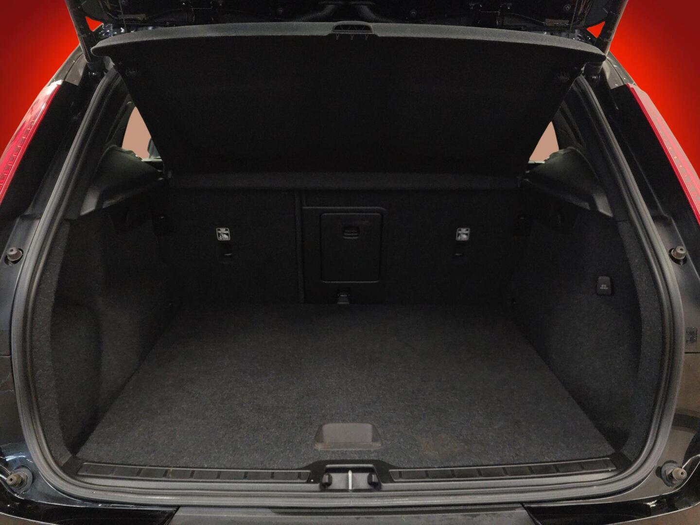 VOLVO XC40 2021