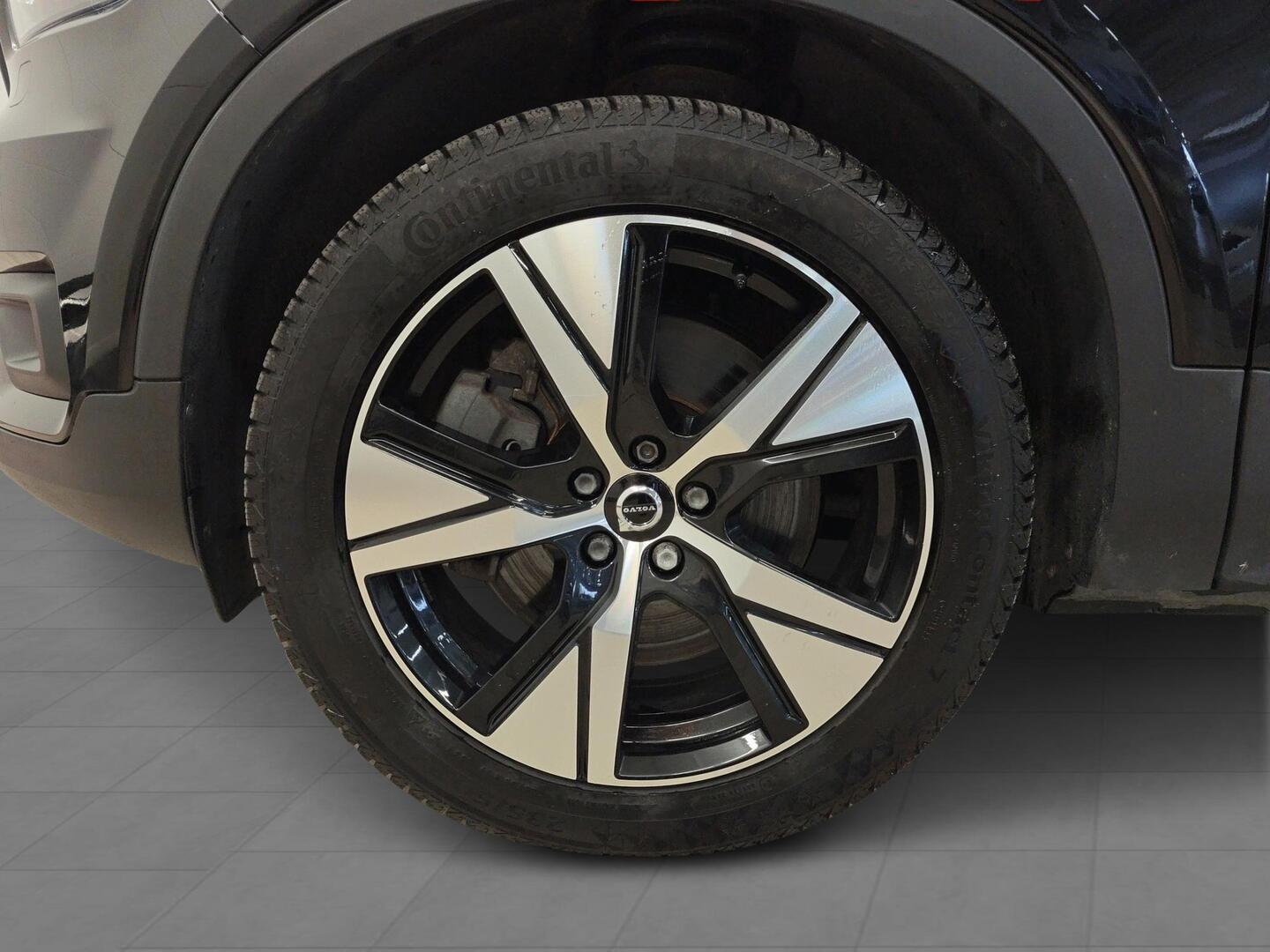 VOLVO XC40 2021